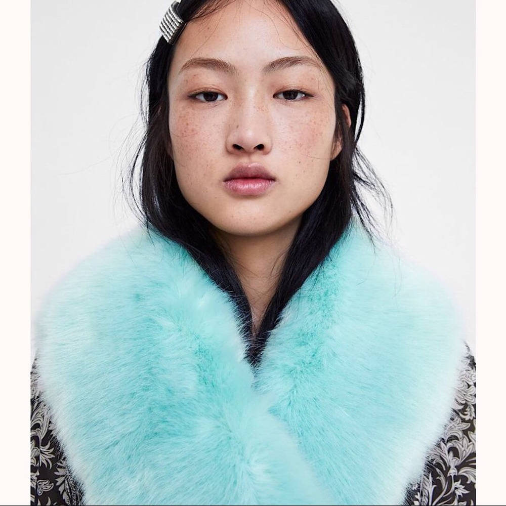 ZARA Colored Faux Fur Scarf Light Blue 4373/251